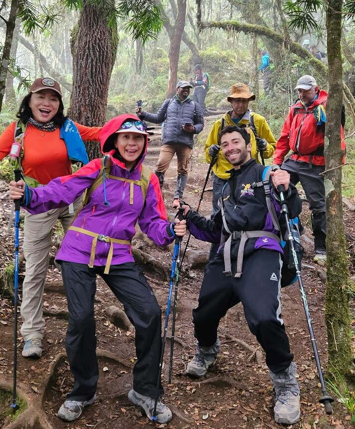  Friends Kilimanjaro Climbing Trip